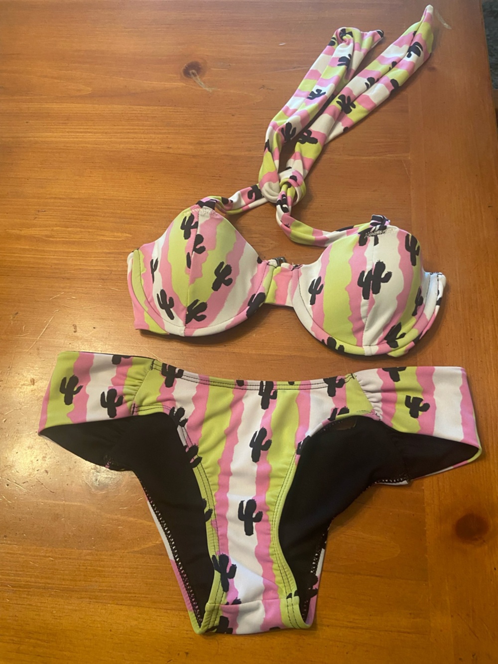 TVK PacSun Cactus pushup bikini set green pink black size small